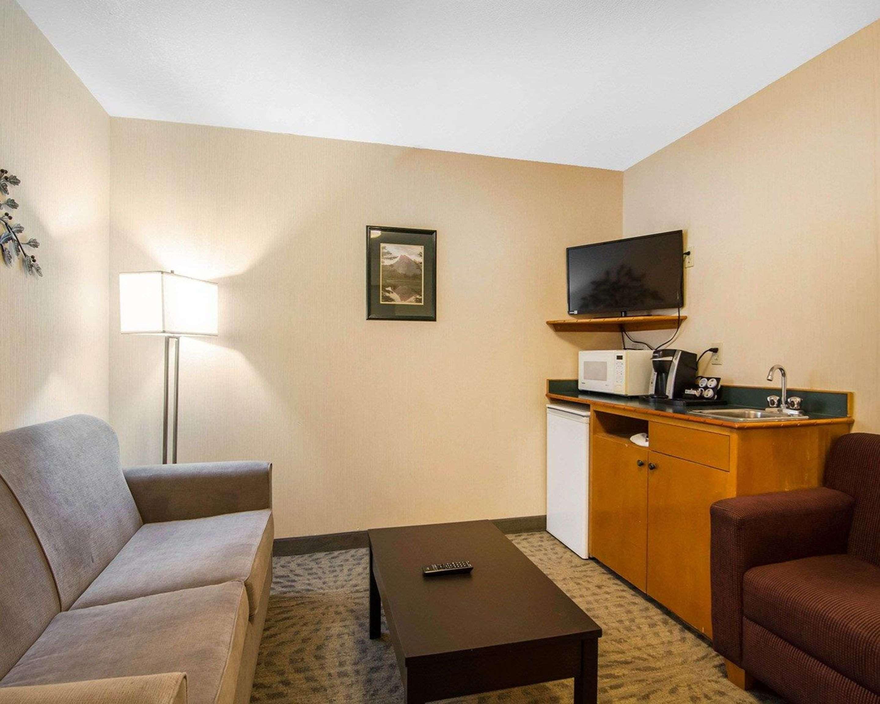 Chateau Hotel Canmore