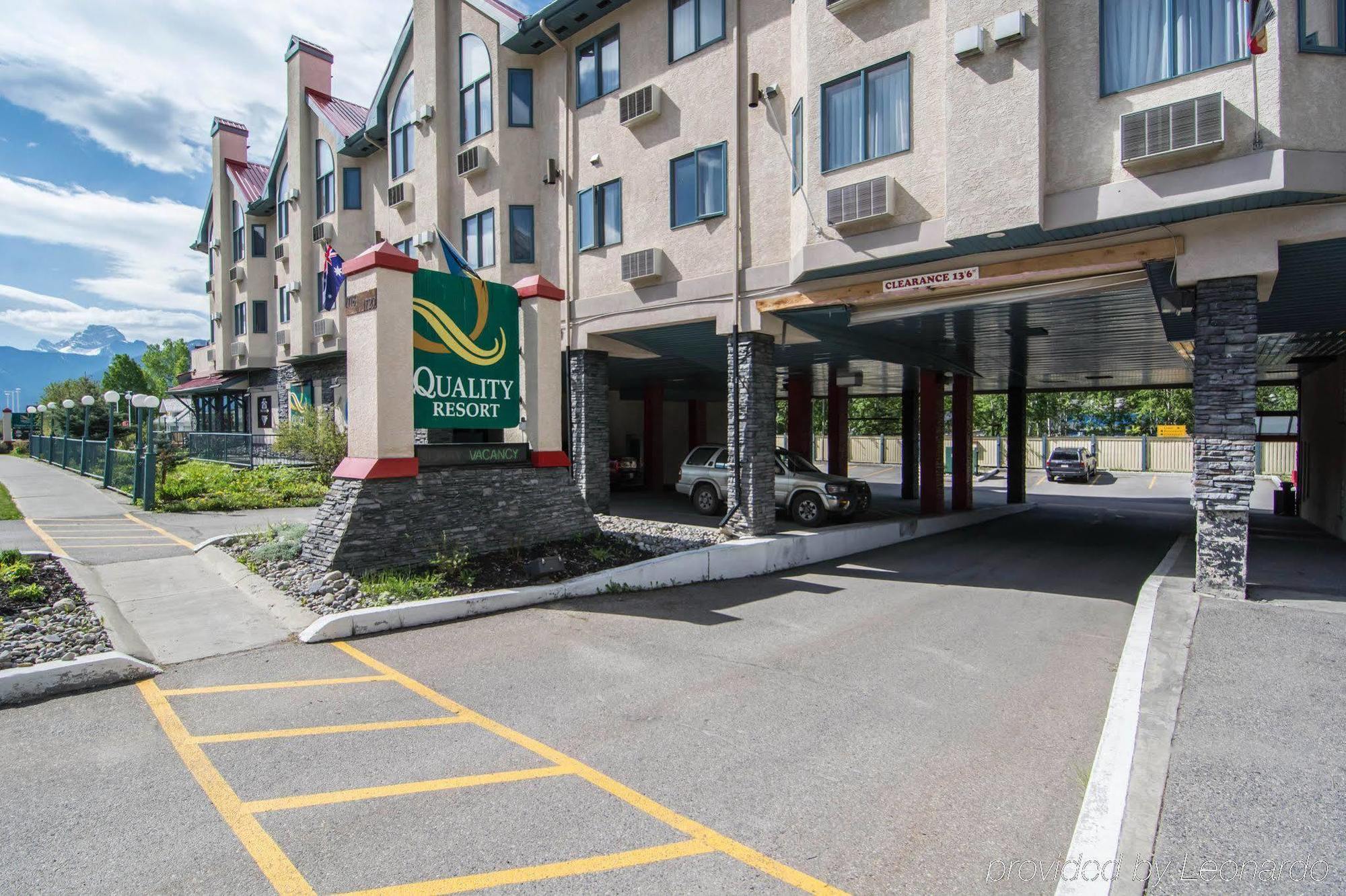 Chateau Hotel 3*